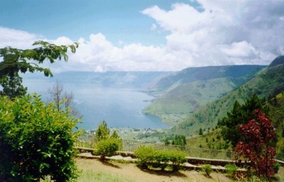 Lake Toba in central Sumatra is the world's largest volcanic crater lake - the island, Samosir, is larger than Singapore!